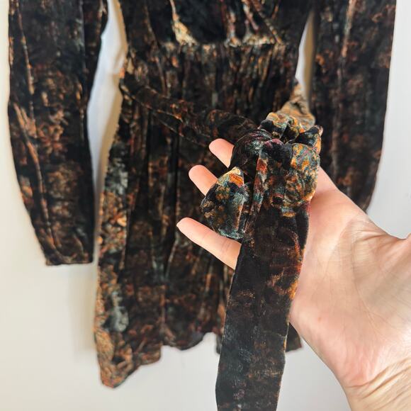 Slate & Willow Brown Floral Velvet Tie Dress Long Sleeve V-Neck Size S - Picture 5 of 11